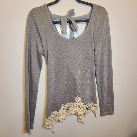 GRAY SELF ESTEEM LACE TOP - XL - Picture 1 of 5